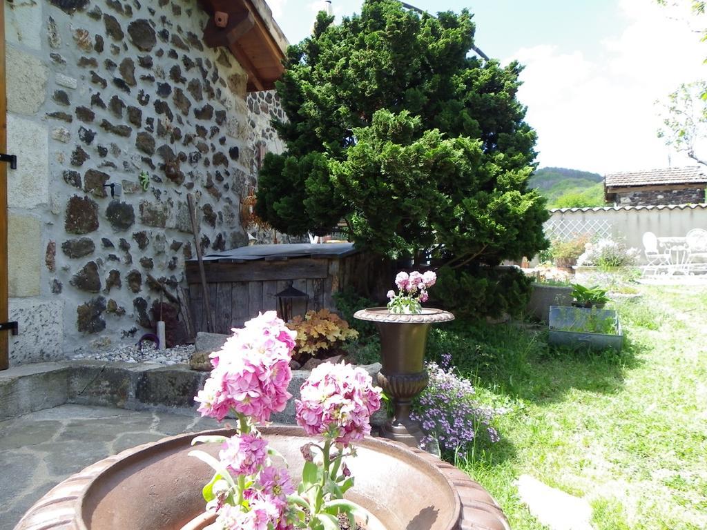 Le Cabanon Bed & Breakfast Thueyts Exterior photo